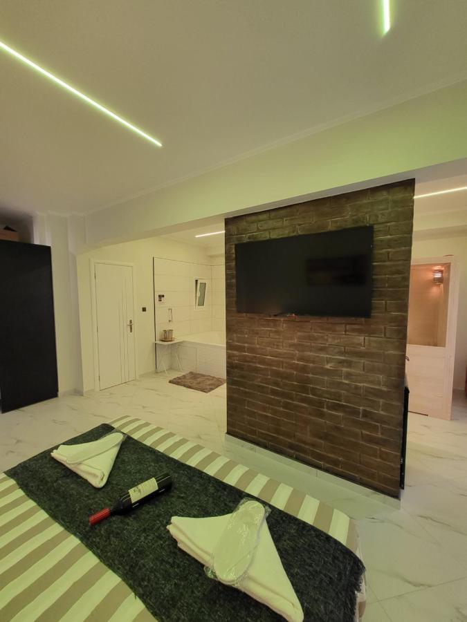 Romantic Deluxe Svite Wise Jacuzzi And Sauna Aten Exteriör bild