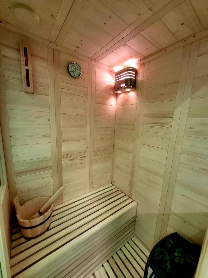 Romantic Deluxe Svite Wise Jacuzzi And Sauna Aten Exteriör bild