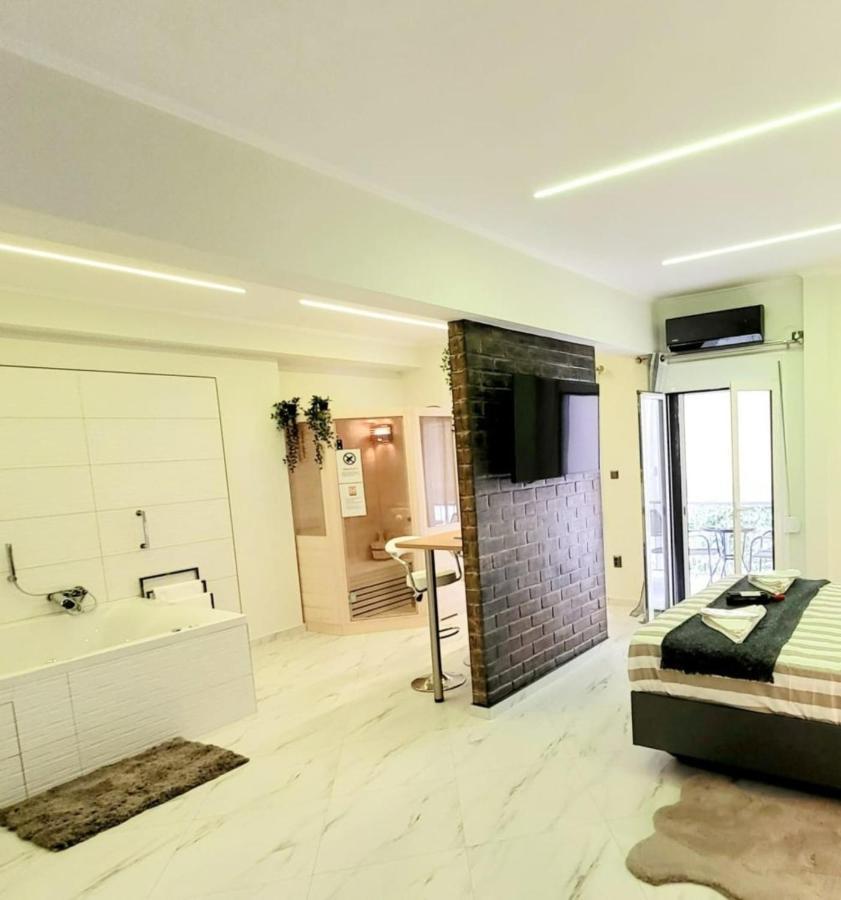 Romantic Deluxe Svite Wise Jacuzzi And Sauna Aten Exteriör bild